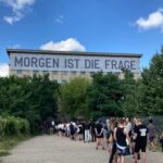 Berghain Schlange vor Tür (Sommer 2021)