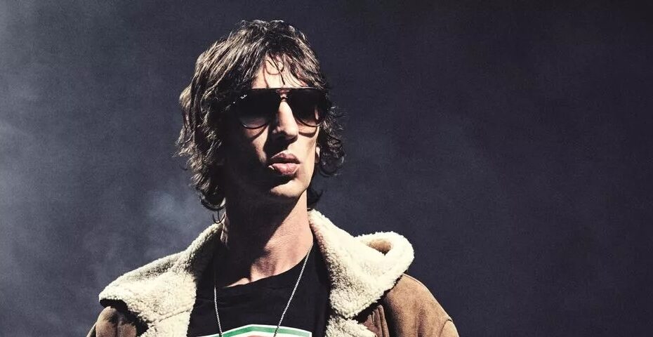 Richard Ashcroft (Dean Chalkney)
