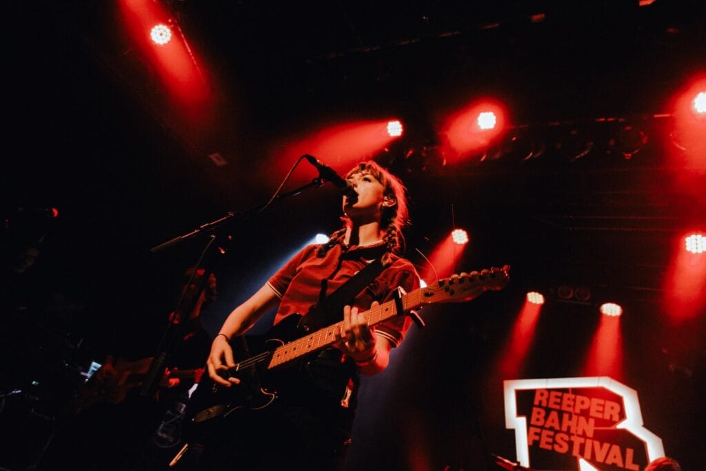 Chloe Slater beim Reeperbahn-Festival 2025 (Foto: Tom Heinke)